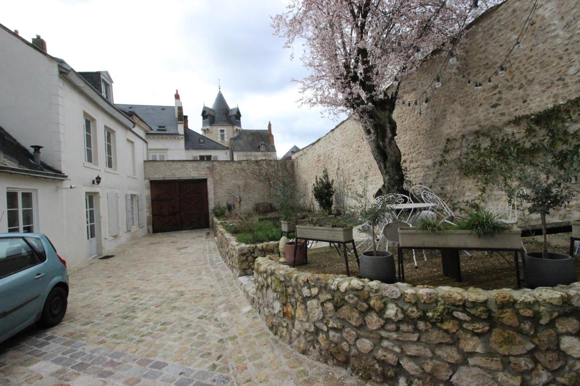 Domaine De Charme Au Coeur D'Orleans Classe 3 Etoiles - Bords De Loire - 21 Couchages Avec Parkings Prives ภายนอก รูปภาพ